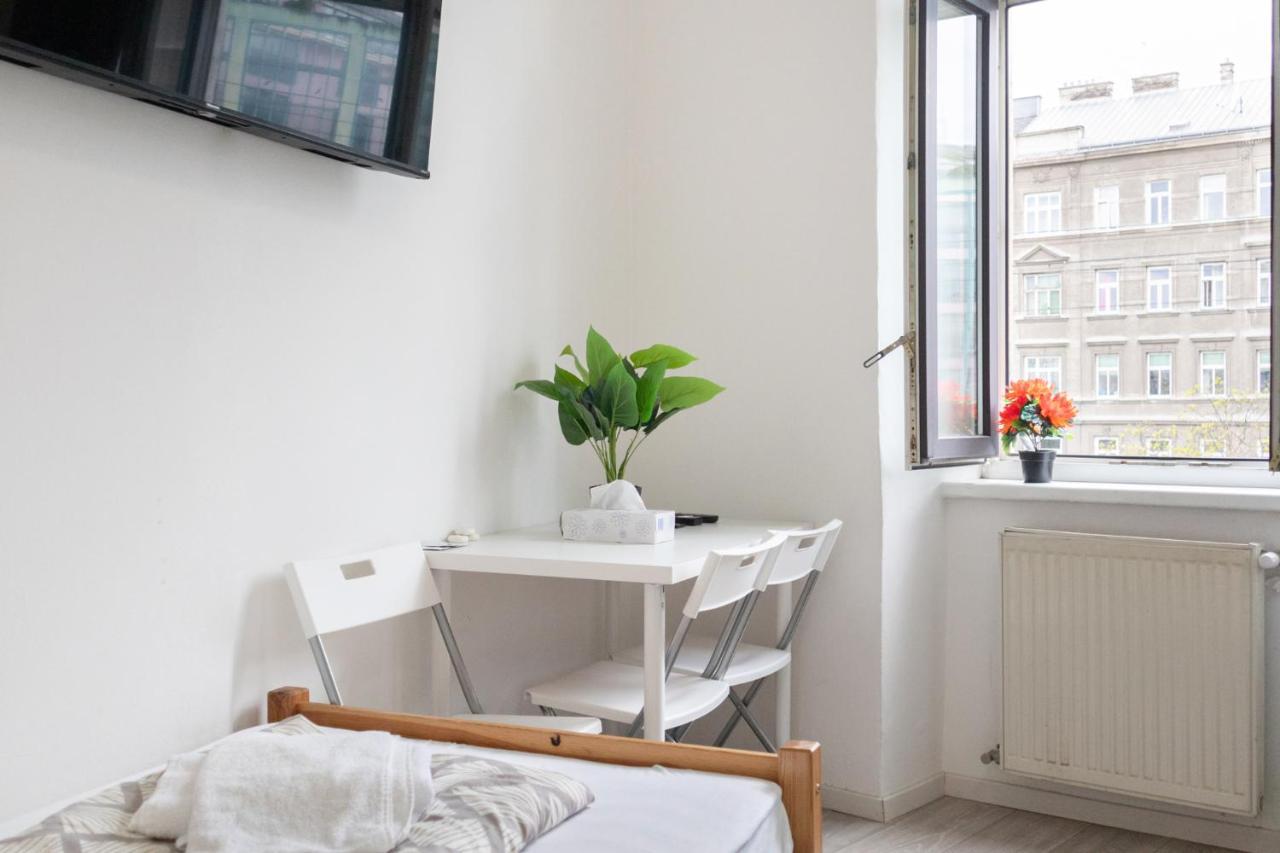 Ferienwohnung Pleasant 1Br Aprt. Near The Danube & Millenium T. Wien Exterior foto
