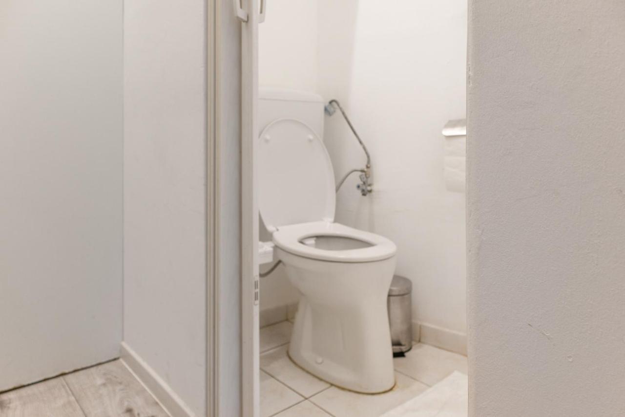 Ferienwohnung Pleasant 1Br Aprt. Near The Danube & Millenium T. Wien Exterior foto